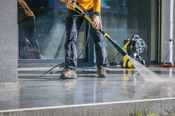 Best Driveway Pressure Washing  in Herington, KS